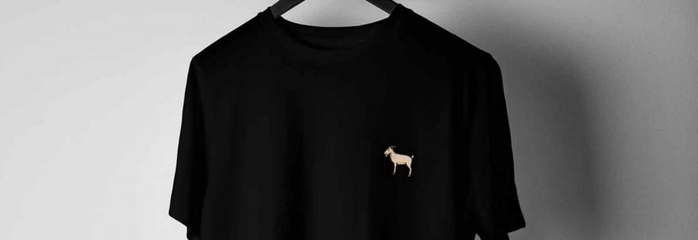 Schwarzes T-Shirt mit Ziegen Stickerei