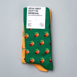 Topansicht Mangosocken in grün und rosa