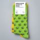 Geschenk mit Sinn zum Dazuschenken. Bienensocken in Grün und Gelb