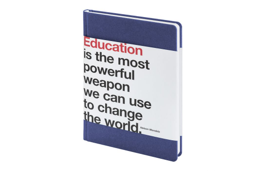 Blaues Notizbuch mit Aufdruck Education